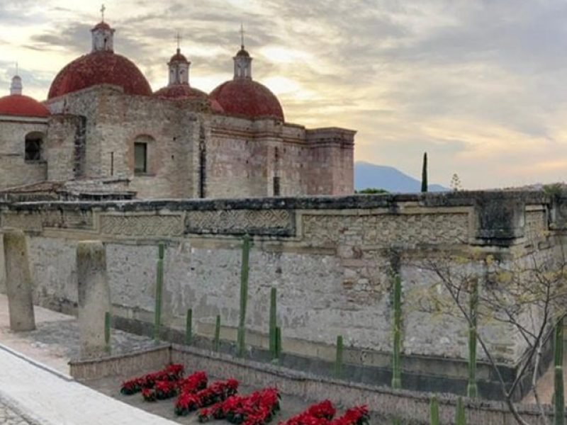 Mitla y la Ruta del Mezcal