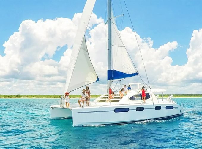 Catamarán por Riviera Maya en Privado