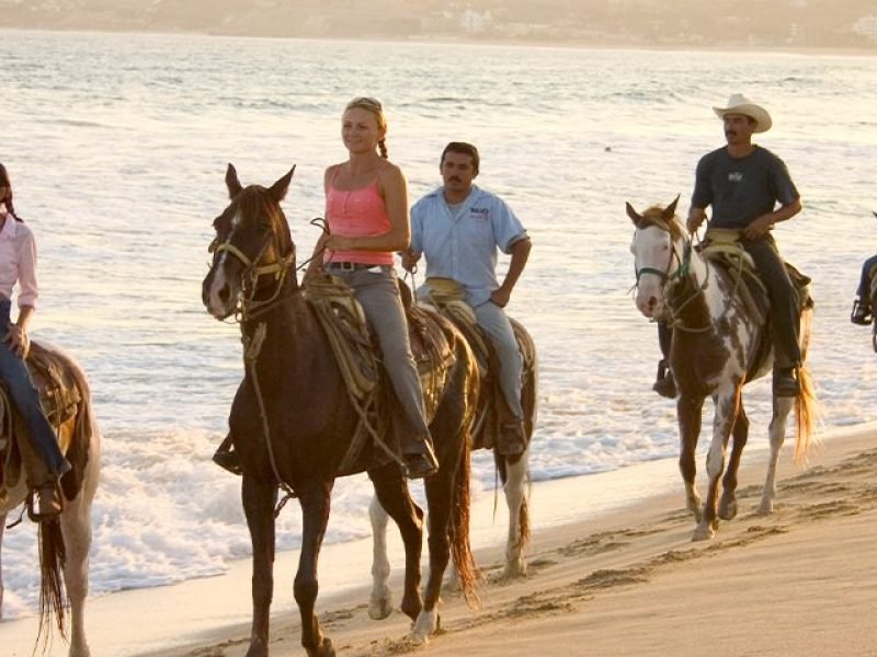 Paseo en Caballo Montañas y Playa