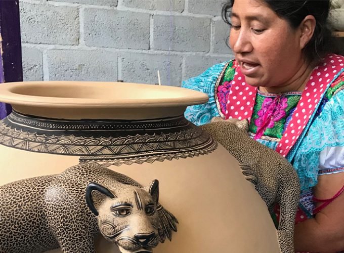 Taller de barro con las Alfareras Tradicionales