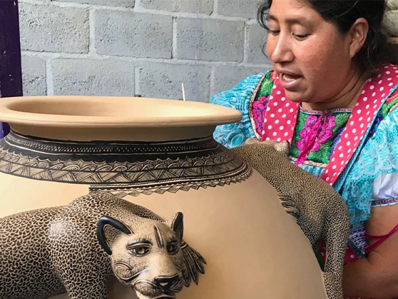 Taller de barro con las Alfareras Tradicionales