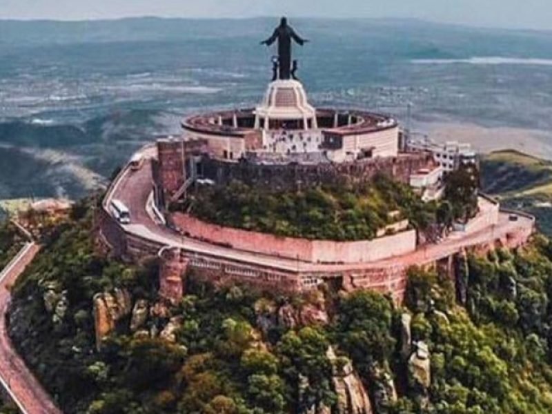 Cerro del Cubilete y Cristo Rey