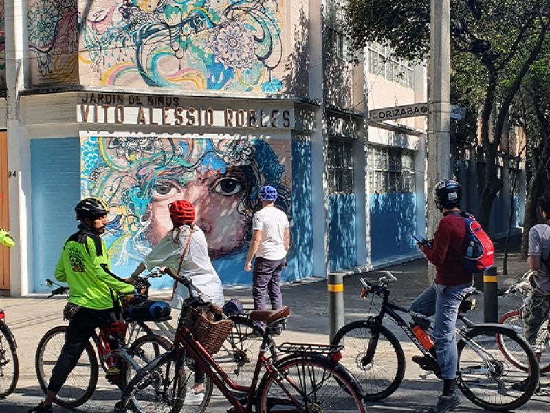 Recorrido en Bicicleta Sobre el Grafiti y Arte Urbano