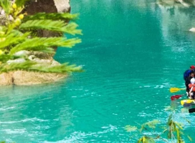 Tamul y Cueva de Agua en Canoa de Madera