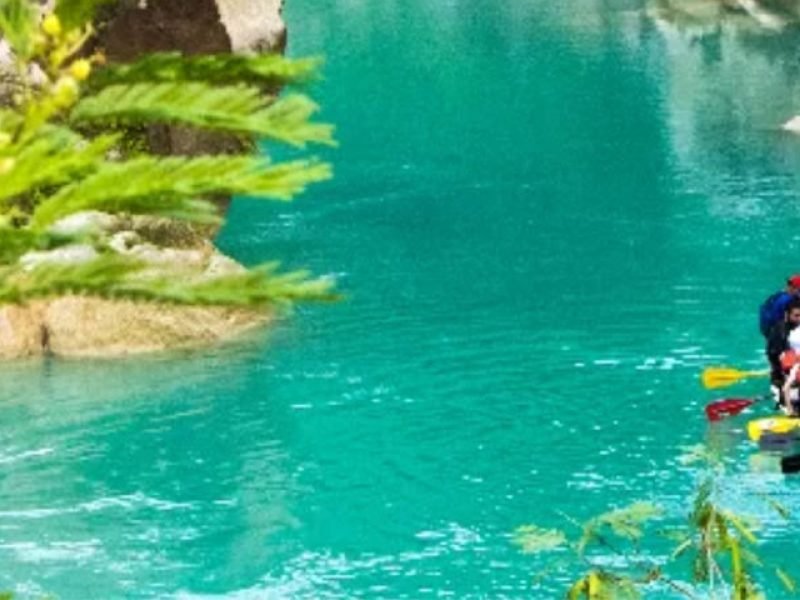 Tamul y Cueva de Agua en Canoa de Madera