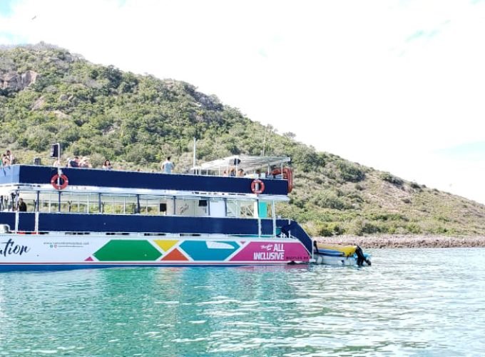 Fiesta en Catamarán Sensación por la Bahía