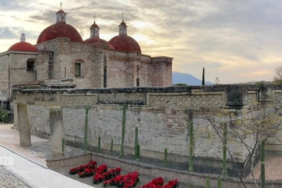 Mitla y la Ruta del Mezcal