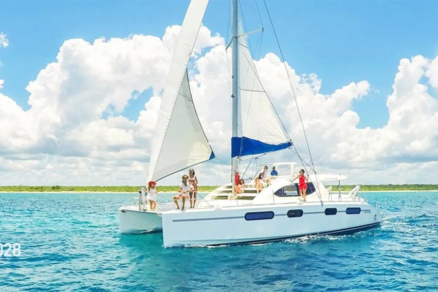 Catamarán por Riviera Maya en Privado