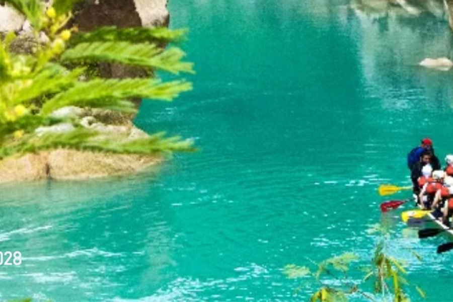 Tamul y Cueva de Agua en Canoa de Madera